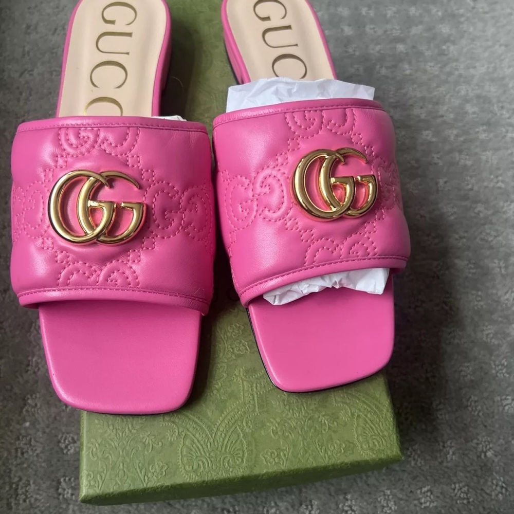 NWT GUCCI SLIDES PINK LEATHER SIZE 8